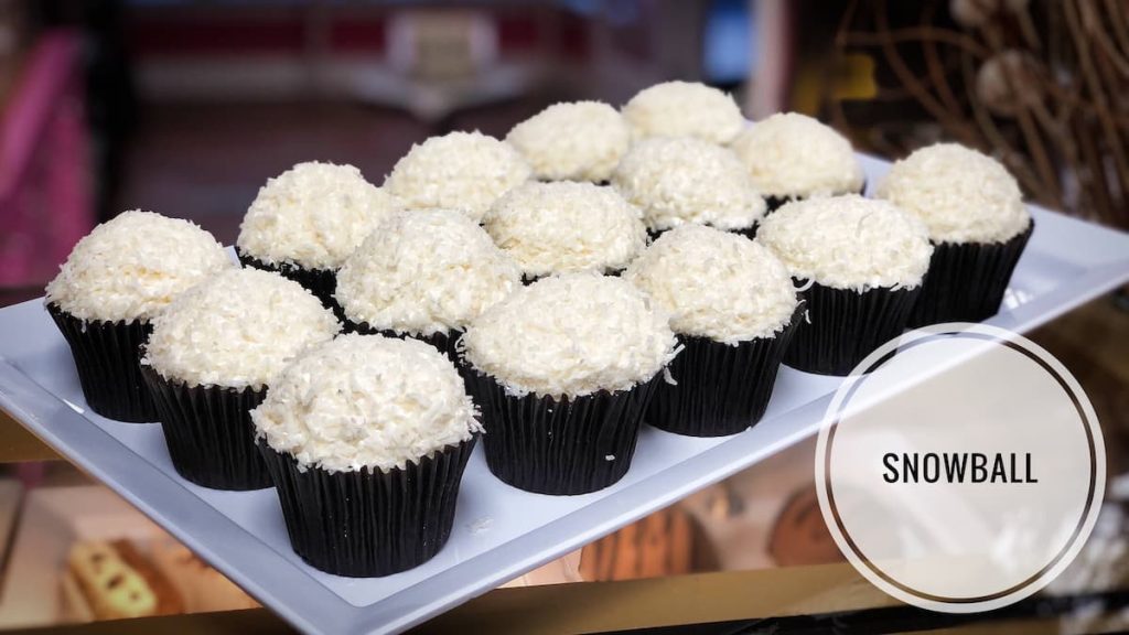 image of Snowball cupcakes